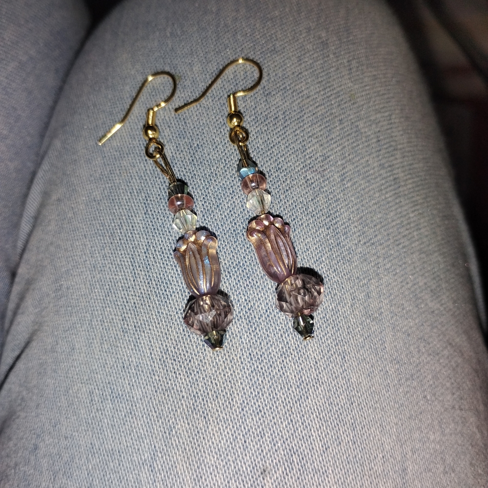 Delicate Purple/Pink Bead Drop Earrings 💜